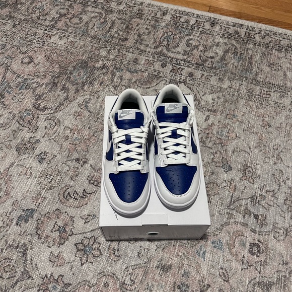 Nike Dunks - Woman’s size 8 - brand new - Picture 3 of 6